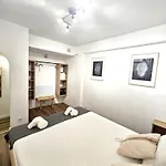Old Town T3 With Balcony Apartment